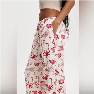 New! Beachy patchwork Linen Pants 🌞 Beige, red details
Worn once — like new